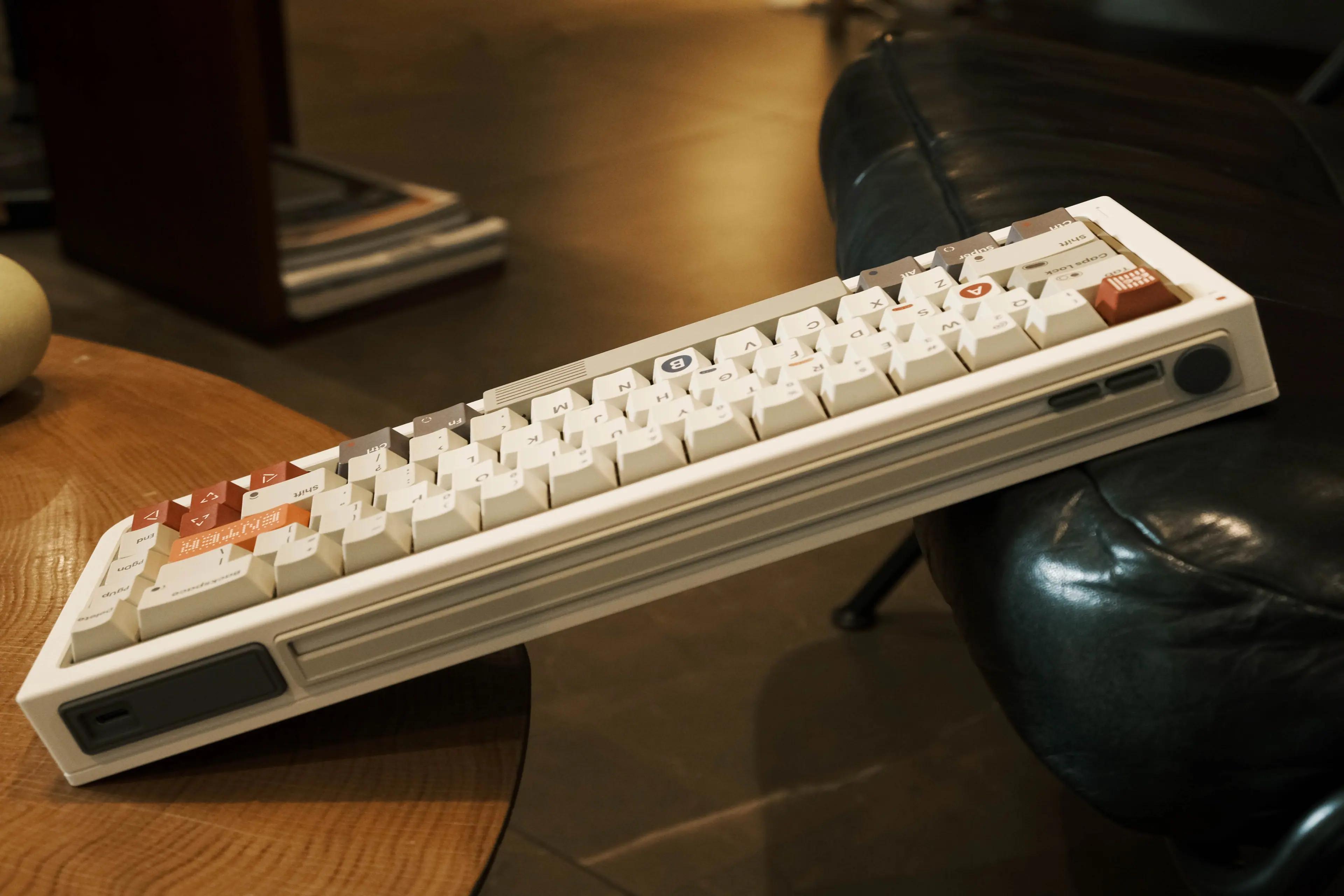 80retros GB65 X Click Inc Mechanical Keyboard - Main Image