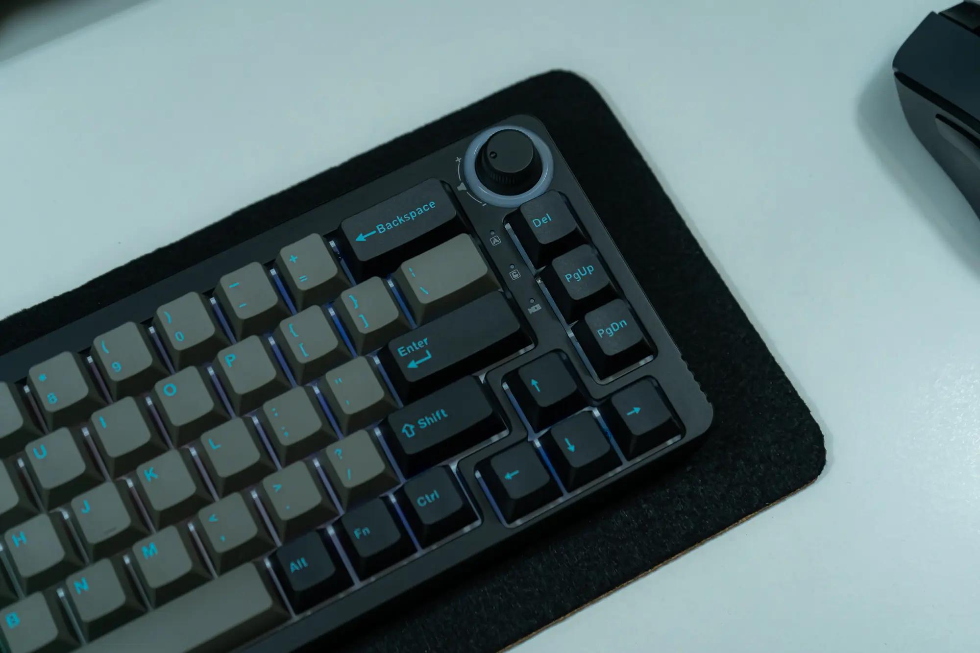 Denshi Electronic KF068 GRAPHITE Mechanical Keyboard - Main Image