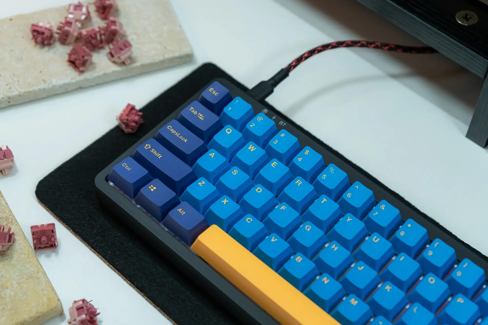 Denshi Electronic KF068 MACAW Mechanical Keyboard - Main Image
