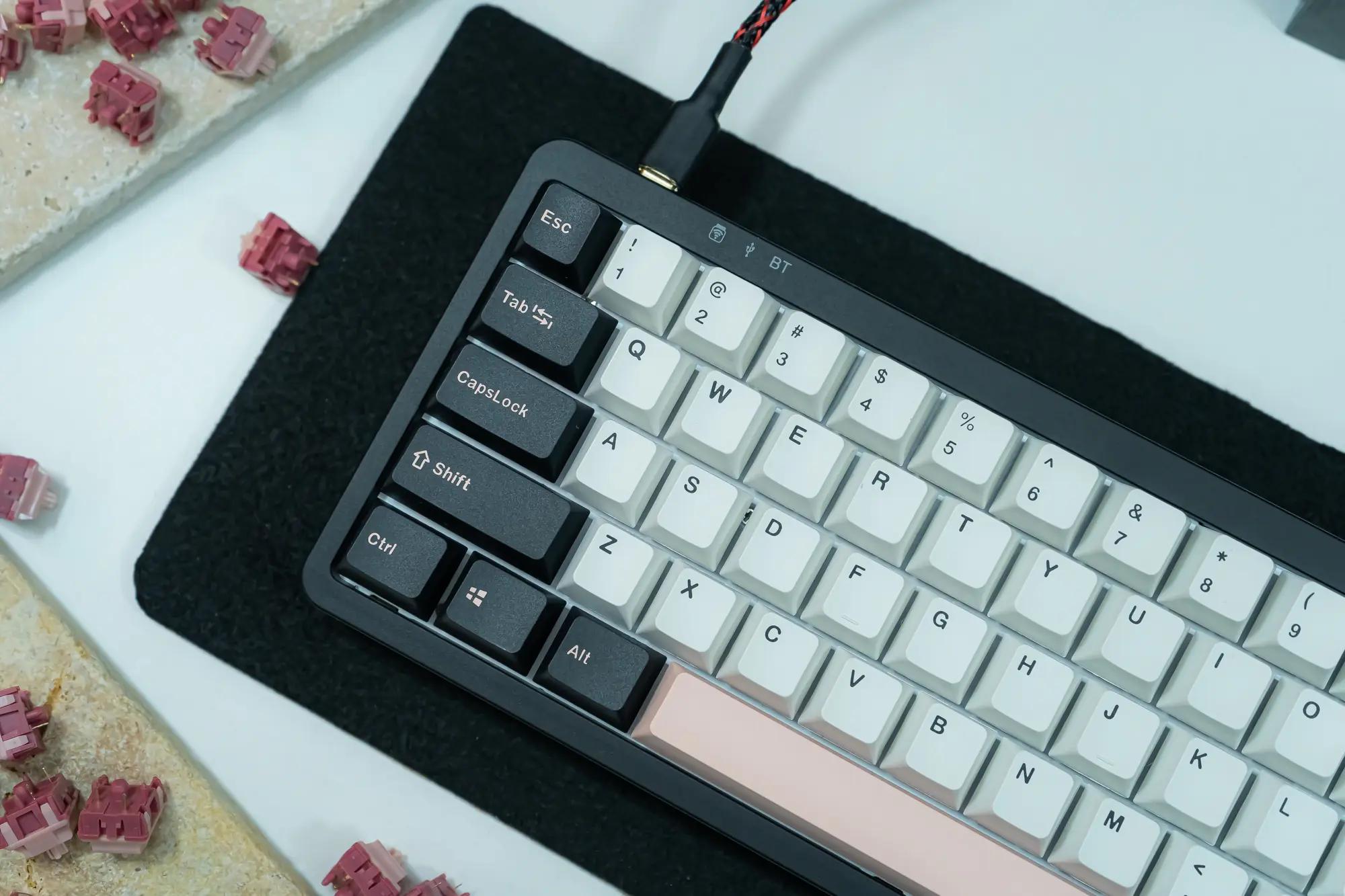 Denshi Electronic KF068 OLIVIA Mechanical Keyboard - Main Image