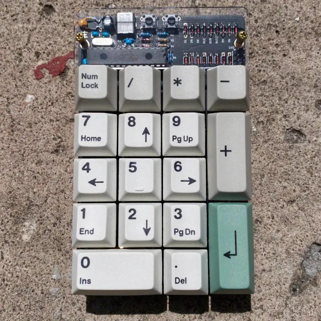 KEEBD Discipad Numpad Mechanical Keyboard - Main Image