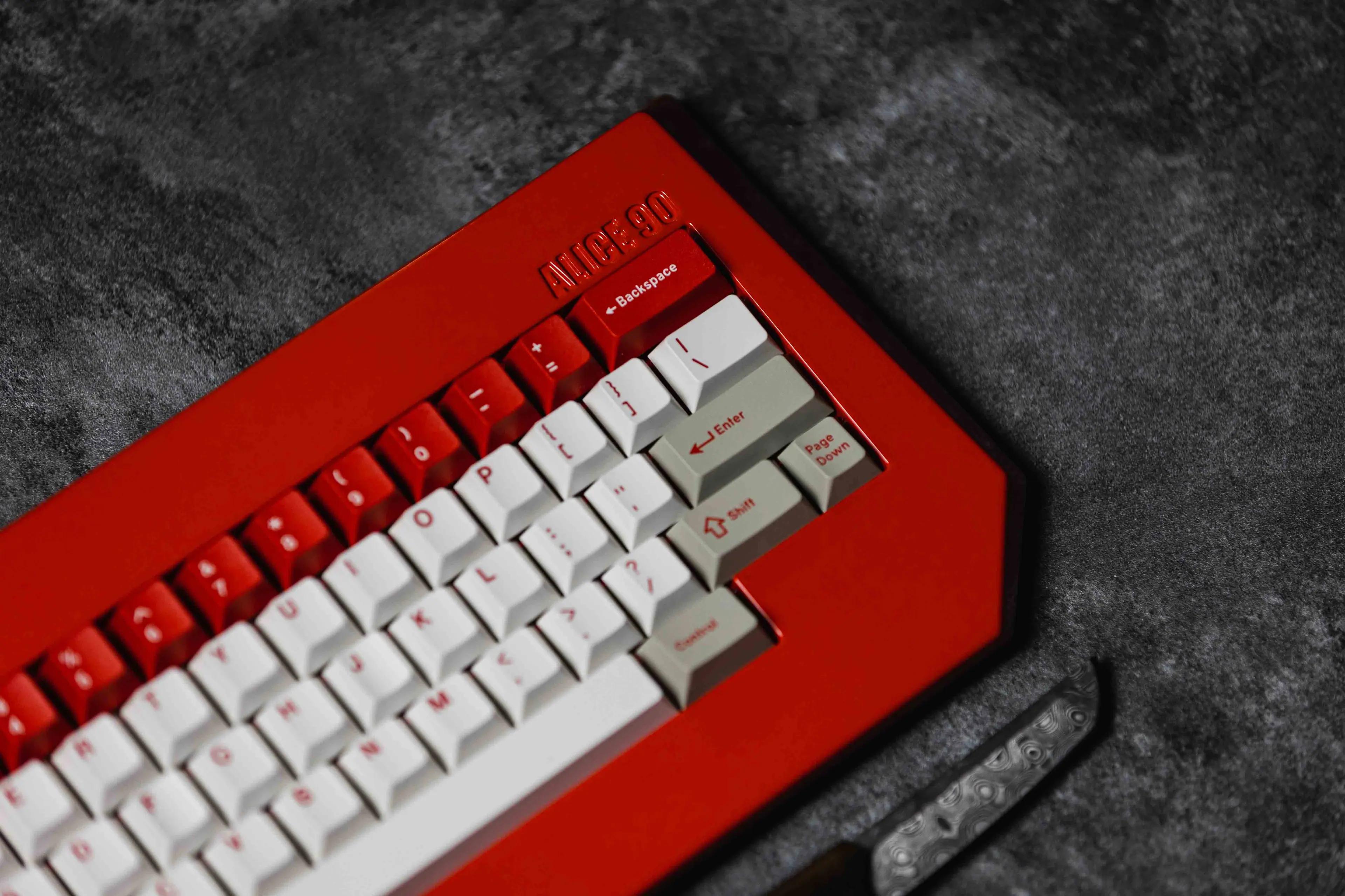 Lelelab Matra Alice 90 Retro Mechanical Keyboard - Main Image