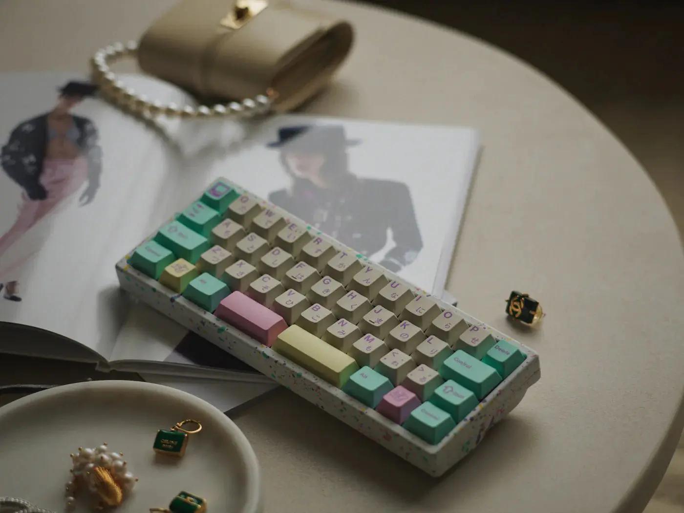 Niuniu Tumbler40 RolyPoly 40 Staggered/Ortho Mechanical Keyboard - Main Image
