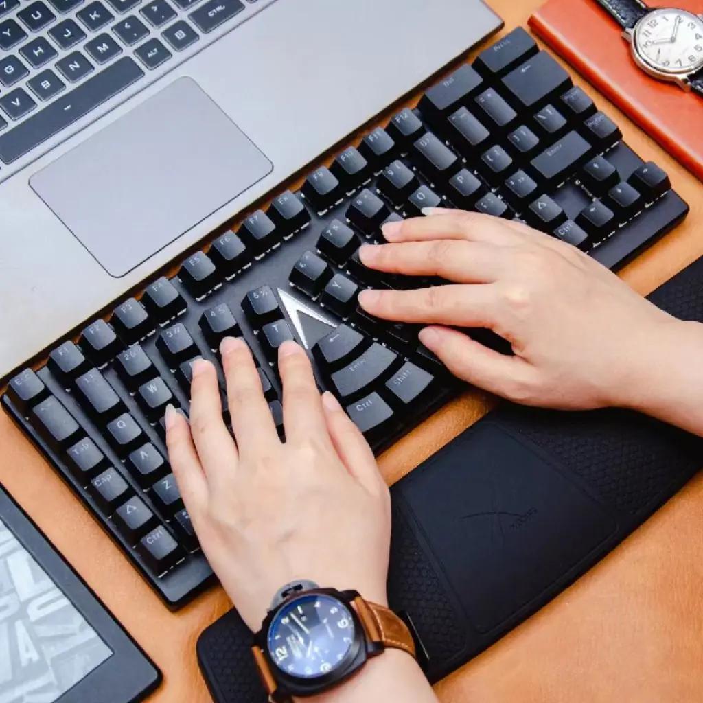 X-Bows Nature Carpal Tunnel Mechanical Keyboard - Main Image